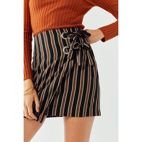 Urban Outfitters Grommet Tie Wrap Mini Skirt - Picture 2 of 11